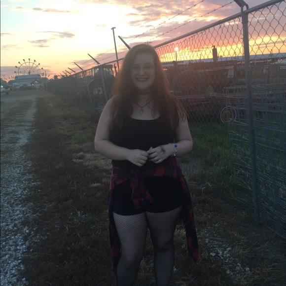 Meet your Posher, Kayla - Picture 8 of 8